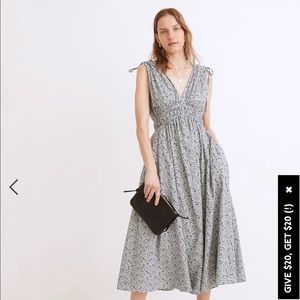 Madewell Sophia Smocked Midi Dress in
Florentine Floral